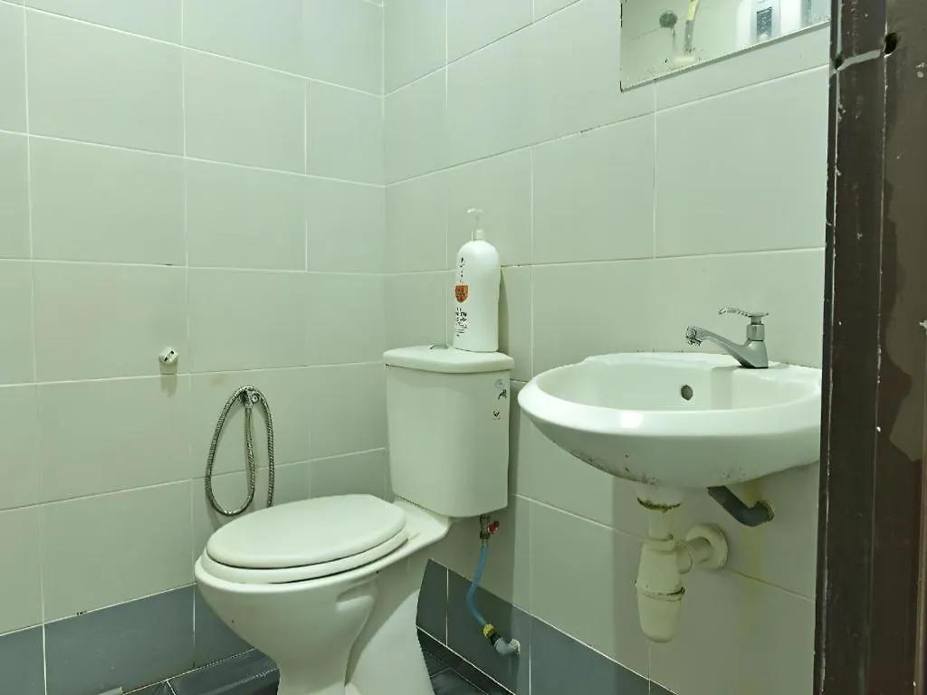 Hotel Checkedinn Ipoh 3*,